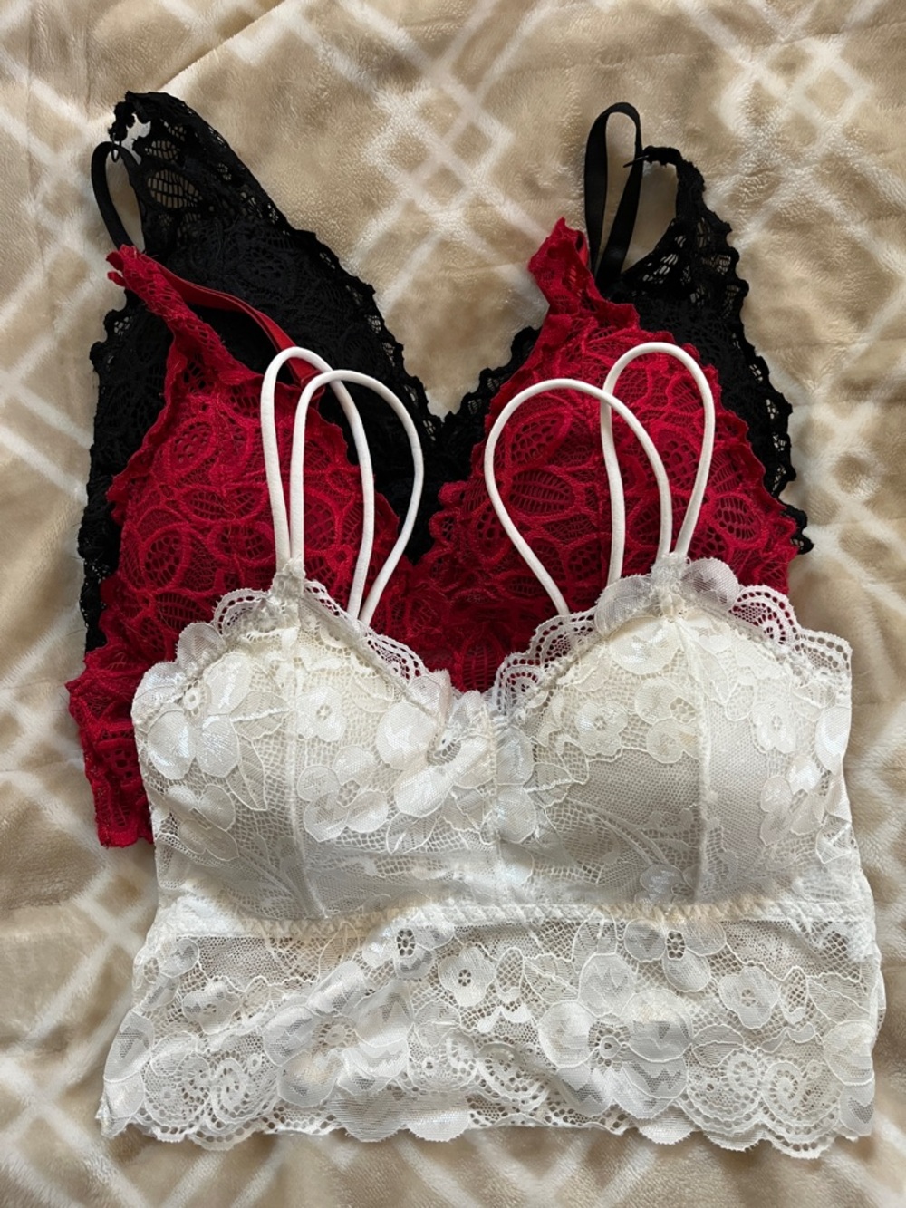 Women's Lace Bralette Set - White, Red & Black